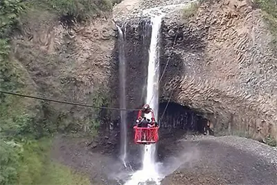 La tarabita en la cascada del manto de la nocia